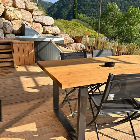 Lechappee Des Causses Мостюежуль